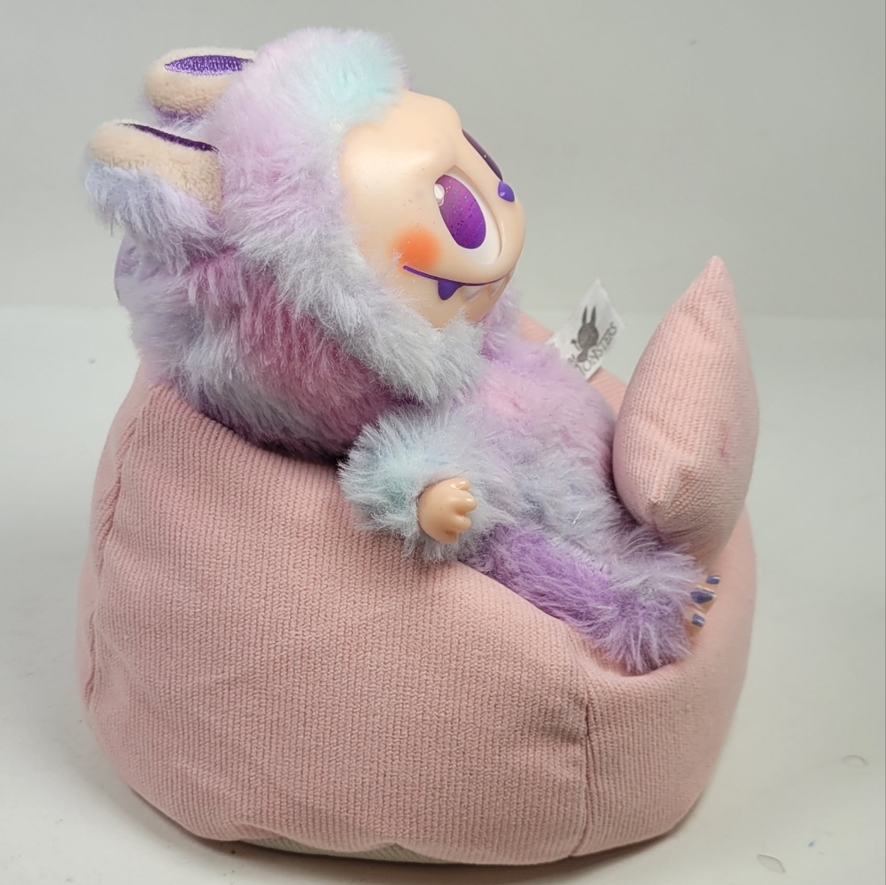 Labubu Bean bag chair with pillow, doll not included